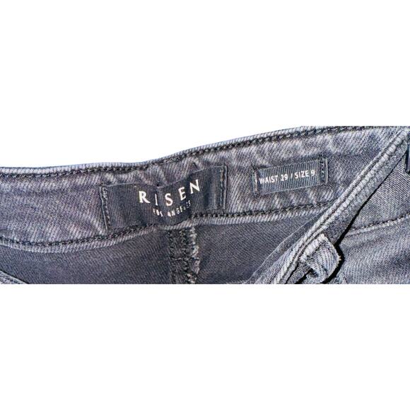 Stylish Black Distressed Women Jeans - Picture 5 of 12